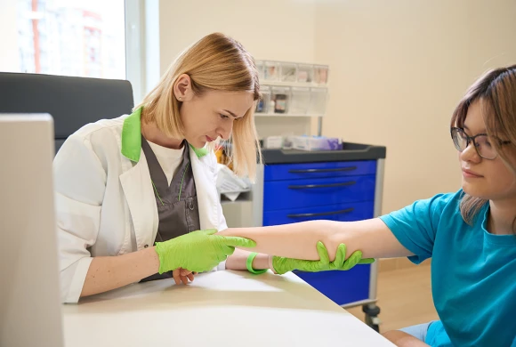 doctor_gallery_pic - TOP Clinic DENIS