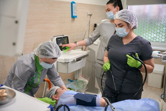 doctor_gallery_pic - TOP Clinic DENIS