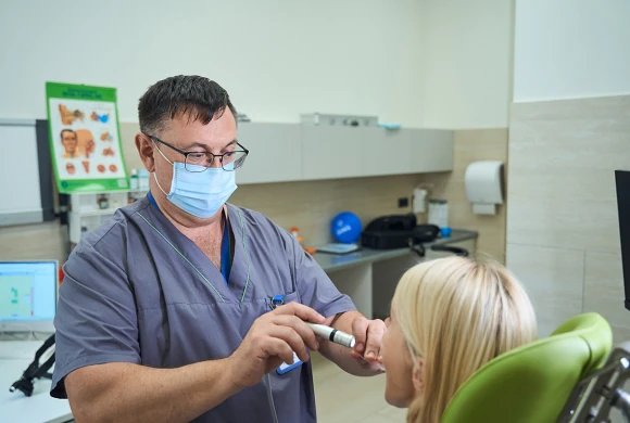 doctor_gallery_pic - TOP Clinic DENIS