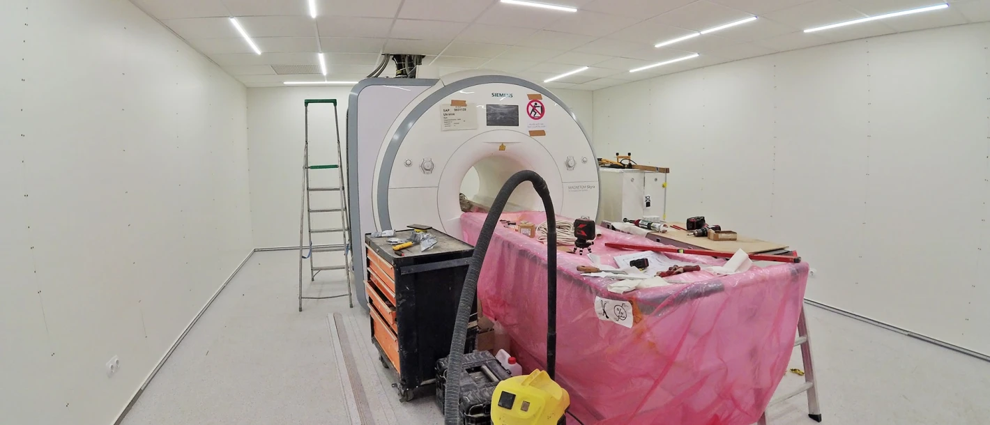 Встановлення апарату МРТ в клініці ДЕНИС (червень 2021) - TOP Clinic DENIS