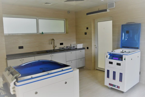 В блоке эндоскопии есть отдельное помещение для дезинфекции - TOP Clinic DENIS