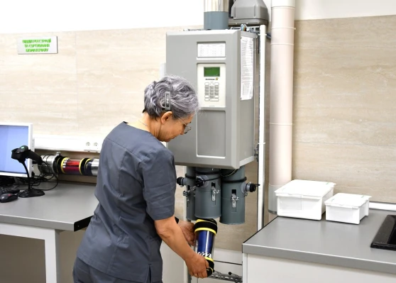 Станция пневмопочты на месте регистрации проб биоматериала - TOP Clinic DENIS