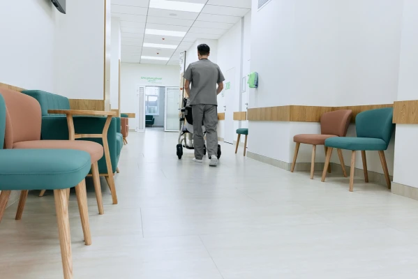 Поликлиника занимает три этажа клиники ДЕНИС - TOP Clinic DENIS