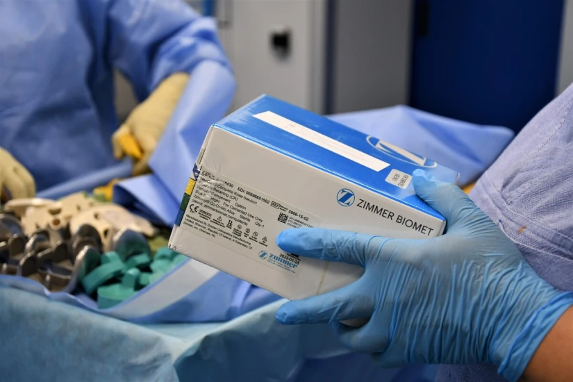 Мы используем только качественные эндопротезы ведущих производителей США, Европы, Великобритании. - TOP Clinic DENIS