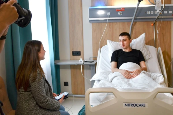 Сюжеты телеканалов об операциях по остеоинтегративному протезированию бойцам ВСУ - TOP Clinic DENIS