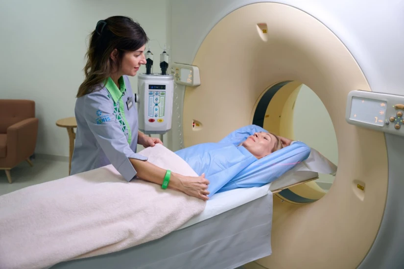 После консультации нейрохирурга можно пройти максимально быстрое обследование для уточнения диагноза. В клинике доступны все виды обследований на оборудовании последнего поколения: КТ, МРТ, УЗИ, ангиография. - TOP Clinic DENIS