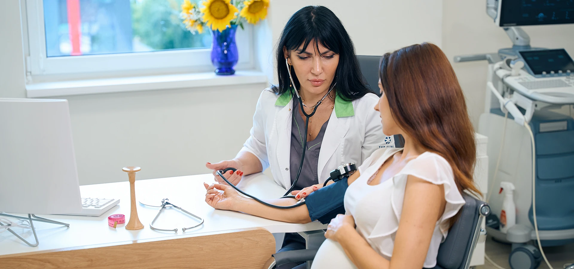 Консультація провідного лікаря акушера-гінеколога для вагітних - TOP Clinic DENIS