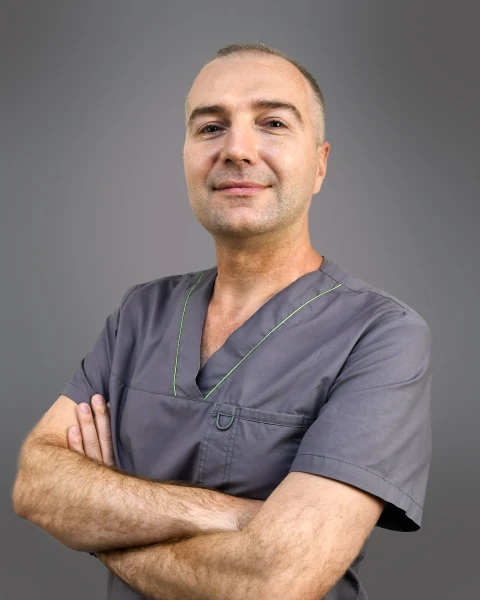 Савелюк Олег Миколайович - TOP Clinic DENIS