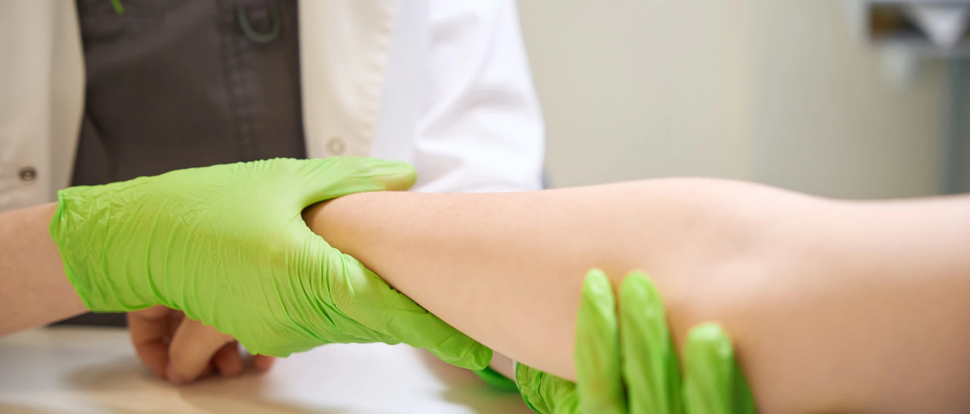 Екзема на шкірі: види, симптоми та лікування — фото з клініки DENIS - TOP Clinic DENIS