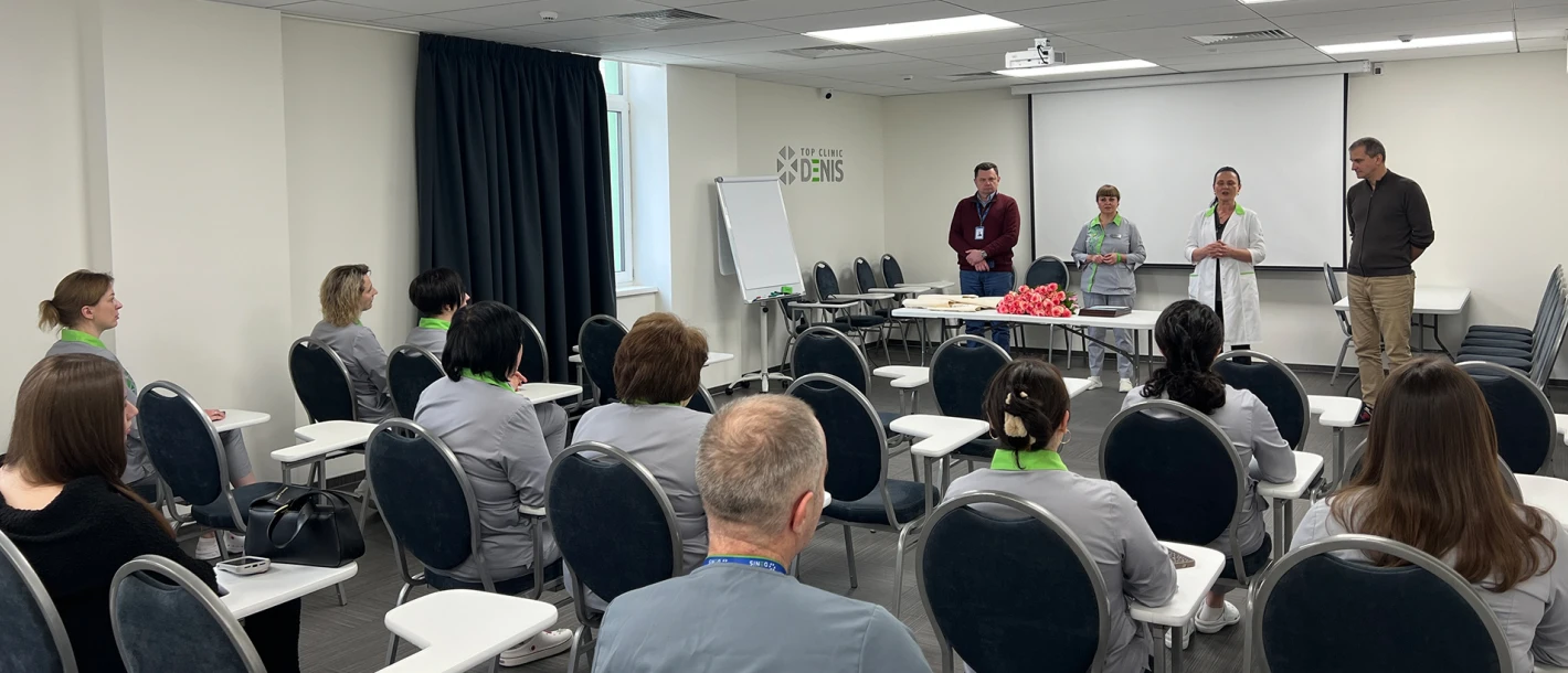 С Днем медицинской сестры! - TOP Clinic DENIS